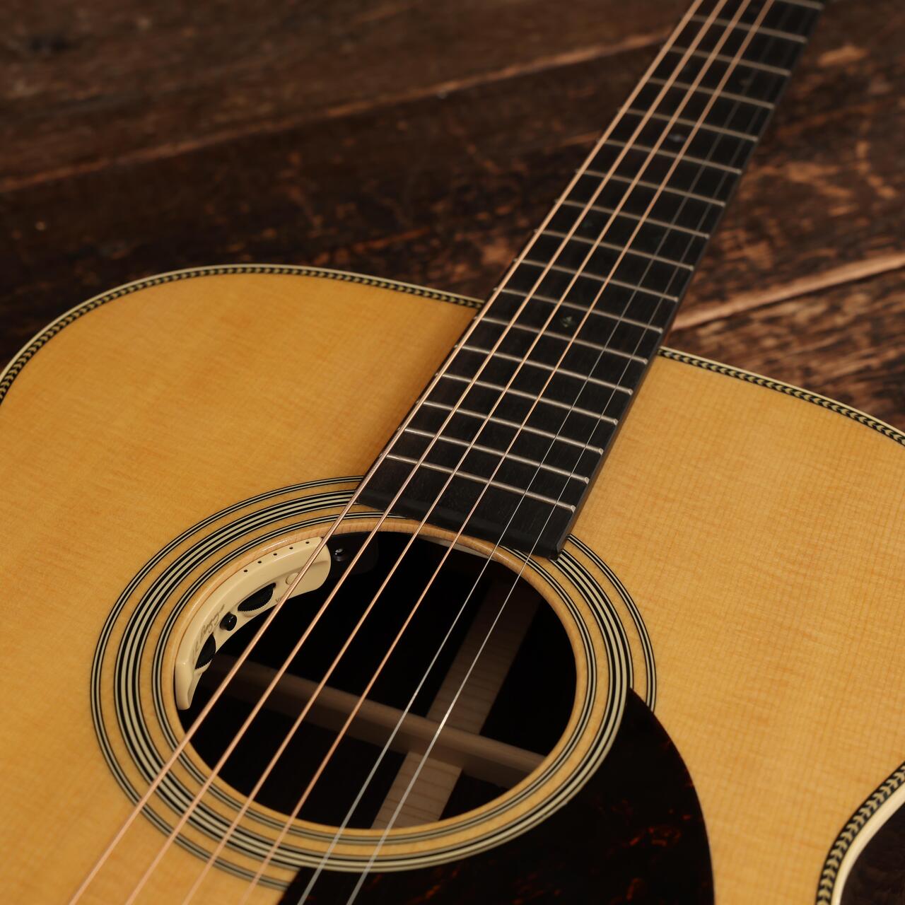 Martin OM-28E Standard Series Electro Acoustic Guitar with LR